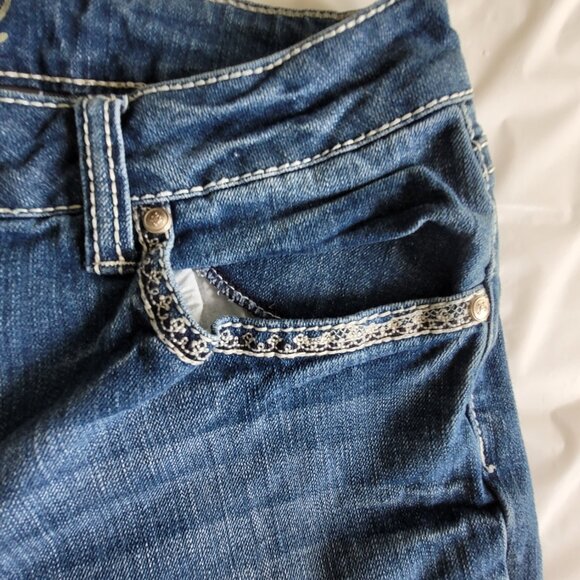 Blue Jean Womens Shorts Embellished Embroidered ND Weekend Size 10 - Picture 13 of 14